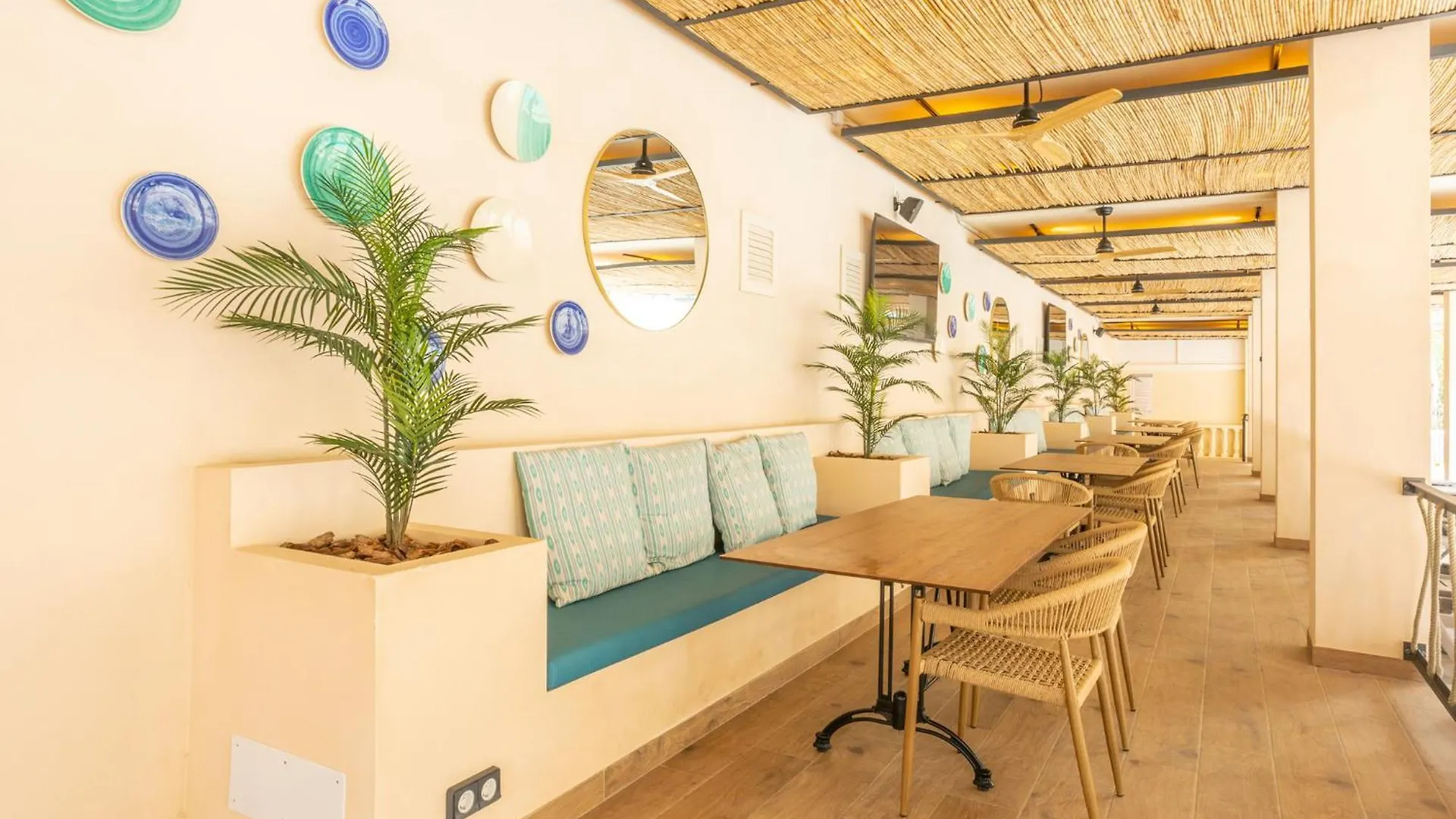 Flor Los Almendros Apartamentos Пагуэра 0*,  Испания